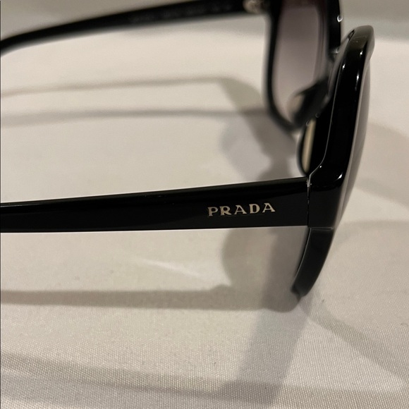Prada Black Cat’s Eye Sunglasses with Gray/Purple Gradient Lens - Picture 3 of 12